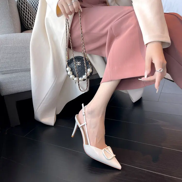 4cm Heel V-Buckle Women's Patent Leather High Heel Sandals (8)