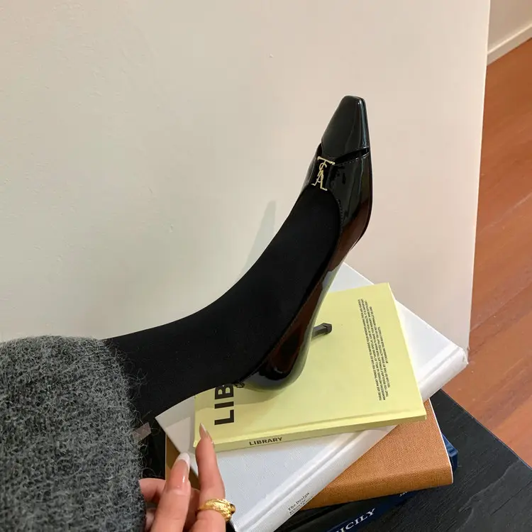 Designer-Inspired Patent Leather Pointed-Toe 9cm Heels for Women (29).jpg