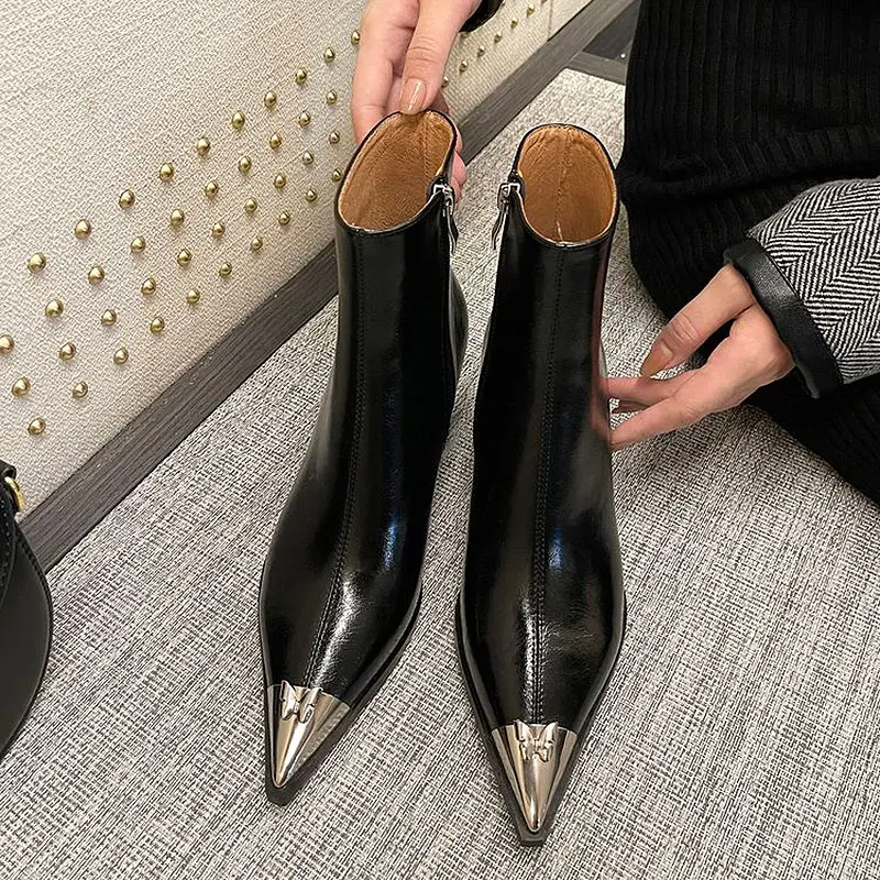 Wholesale Women's Western Ankle Boots Cowhide, Fleece-Lined, Chunky Heel (16).jpg